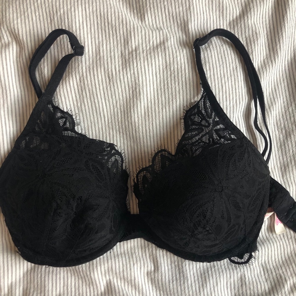 Black lace bra